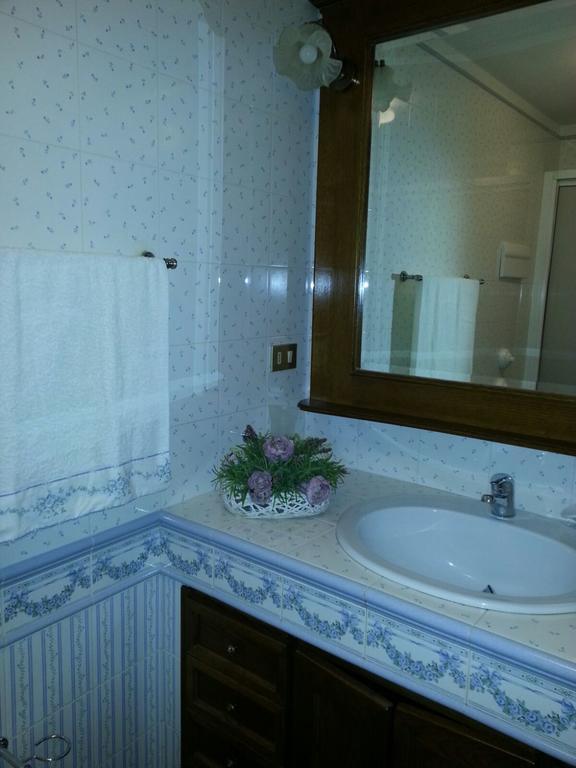 Casa Vacanze Chiara Terrasini Buitenkant foto