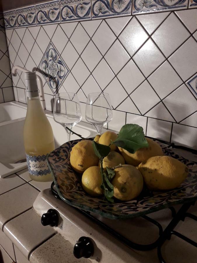 Casa Vacanze Chiara Terrasini Buitenkant foto